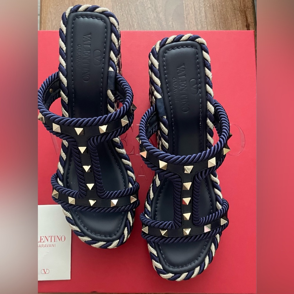Valentino Garavani Wedge Sandal Espadrille Like New